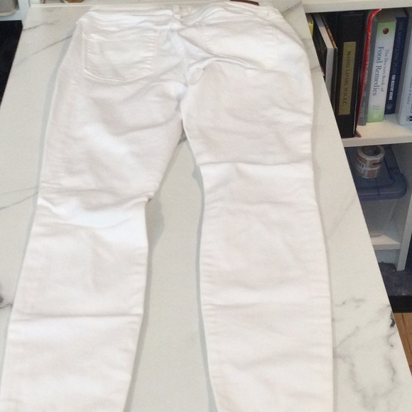 Abercrombie and Fitch white low rise distressed skinny jeans, 4R - Picture 5 of 8